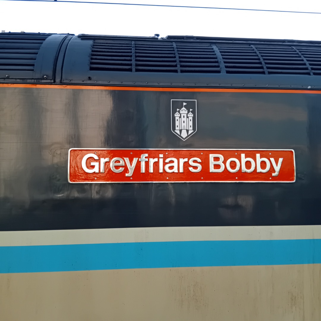 Manchester Trains on Train Siding: Back to WBQ today with 'Greyfriars Bobby' In Scotland rail livery, some freight and a West Coast Railways running
London to Carlisle.