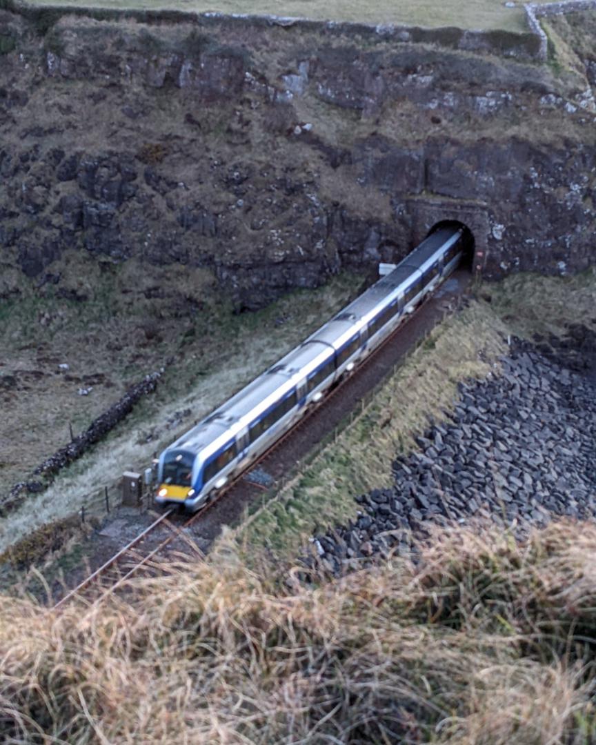 mauricemilligan on Train Siding: Translink C4K set exiting the Downhill tunnel below Mussenden temple, and about to enter Castlerock tunnel on the
Derry/Londonderry -...