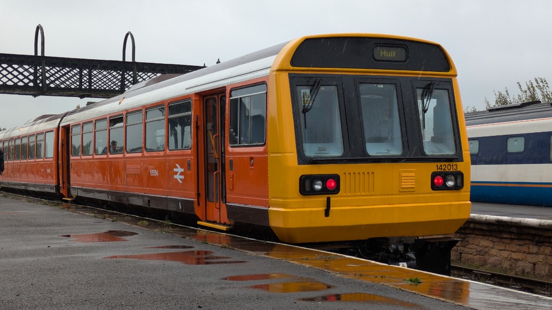 kieran harrod on Train Siding: Freshly painted 142013 Pacer DMU travelling around at the annual DMU gala at the Midland Railway center - Butterley. Seen here as
she...