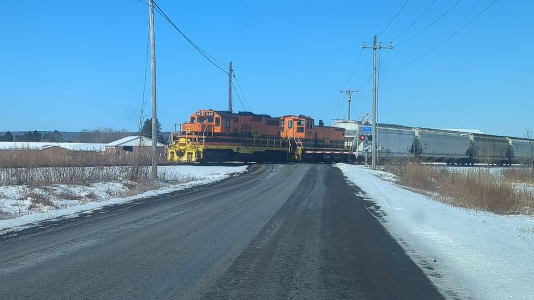 CaptnRetro on Train Siding: Buffalo & Pittsburgh (A G&W owned railroad) BF-1 job heading southbound into Arcade junction. Power on this day (4/15/23)
was GP18 #926 and...