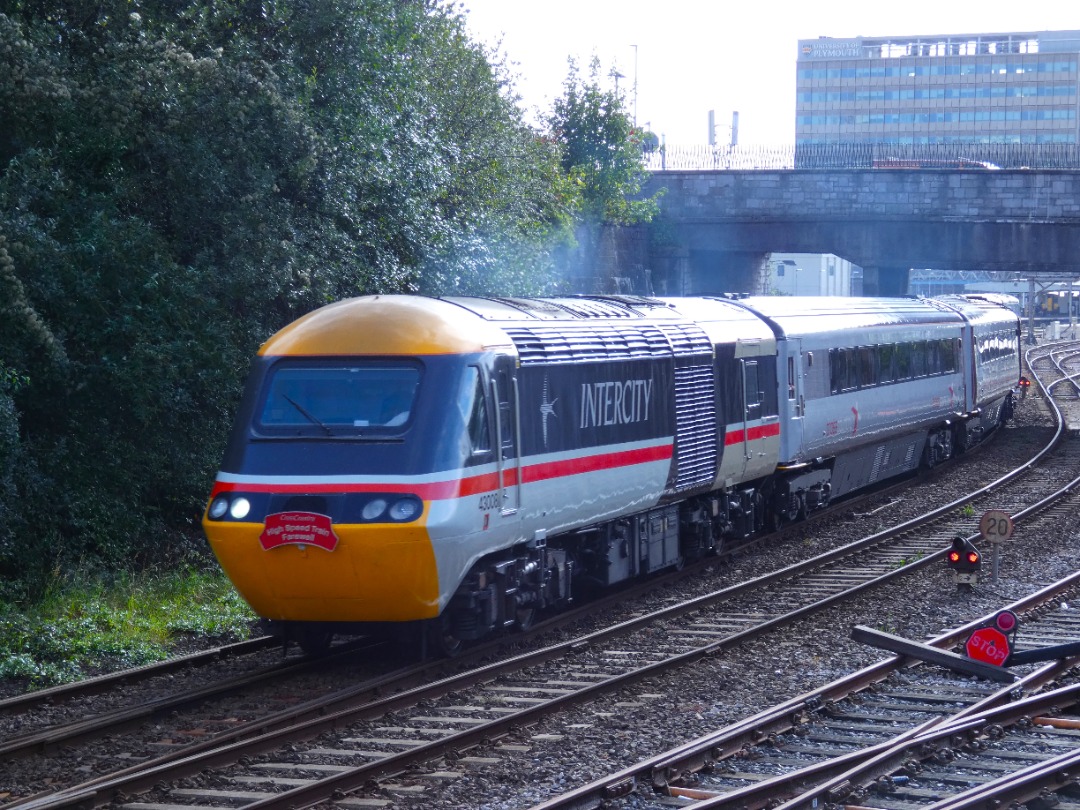 Jacobs Train Videos on Train Siding: #OnThisDay in 2023, we saw a sad sight in the history of British Railways... the final ever full length Intercity HST
service...