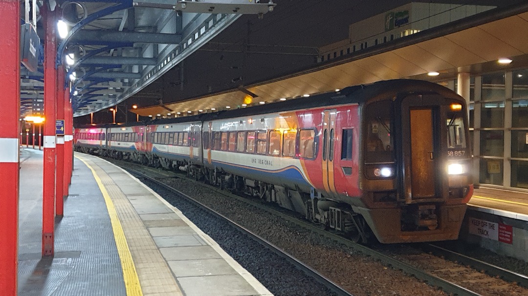 Tom Lonsdale on Train Siding: After much delay, #EMR 158857 awaits departure from Stockport on a service to Nottingham. #GricerLife #UKRailScene #UKRailways...