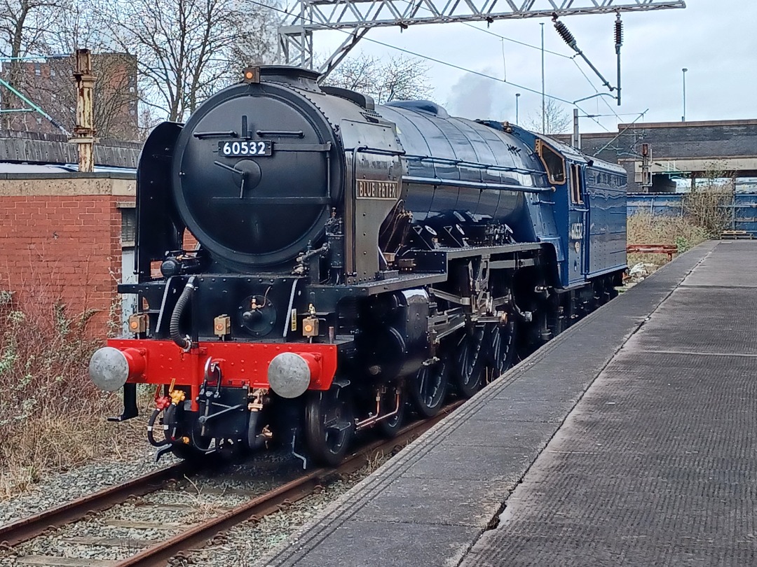 Trainnut on Train Siding: #trainspotting #train #steam #station #depot 69005 Eastleigh, 71000 Britannia, 60007 Sir Nigel Gresley and 60532 Blue Peter first run
today...