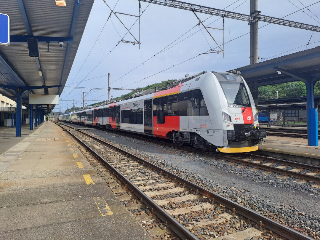 Vlaky z česka on Train Siding: I just had to see this beauty in service, so I hopped on a train to Kralupy and took this picture of the (S4) Os 9645 pid
regiopanter...