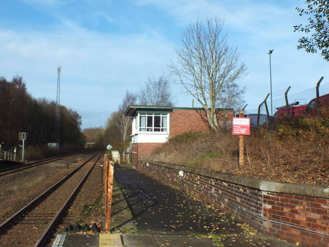 Whistlestopper on Train Siding: Dumfries station signal box was opened in 1957 to replace 3 other boxes in the Dumfries area and in 1993 Dumfries south box
closed...