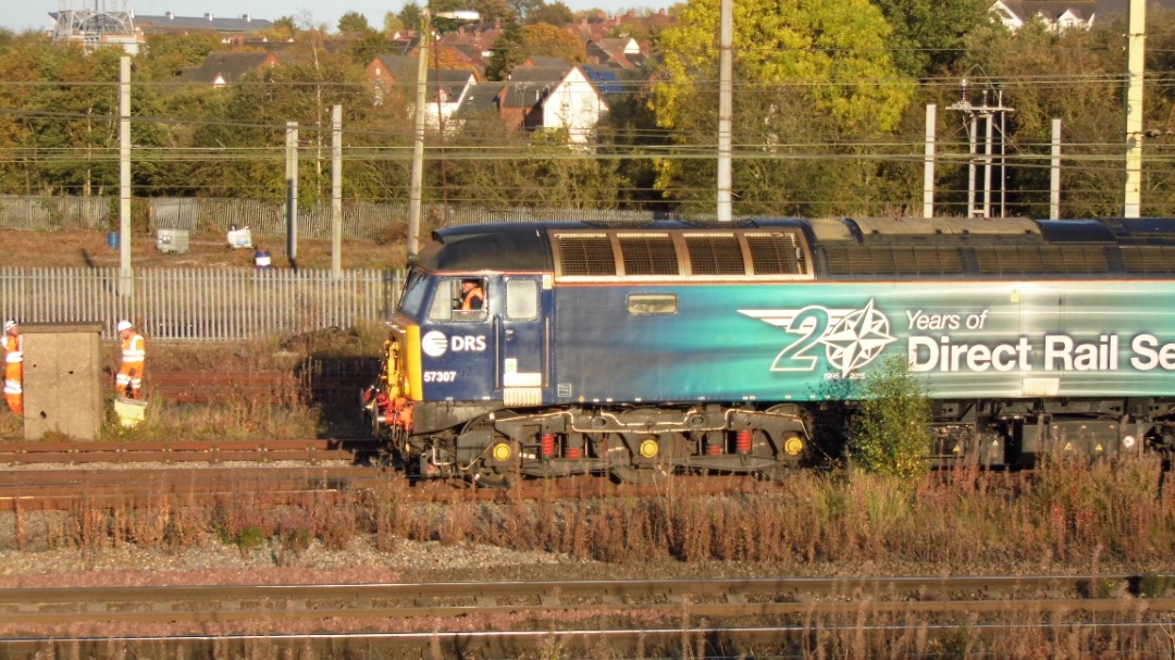 TheWestCoastTrainspotter on Train Siding: Managed to catch failed 70804 being hauled back to carlisle N.Y. by 57307 Thunderbirds Lady Penelope at upperby
junction