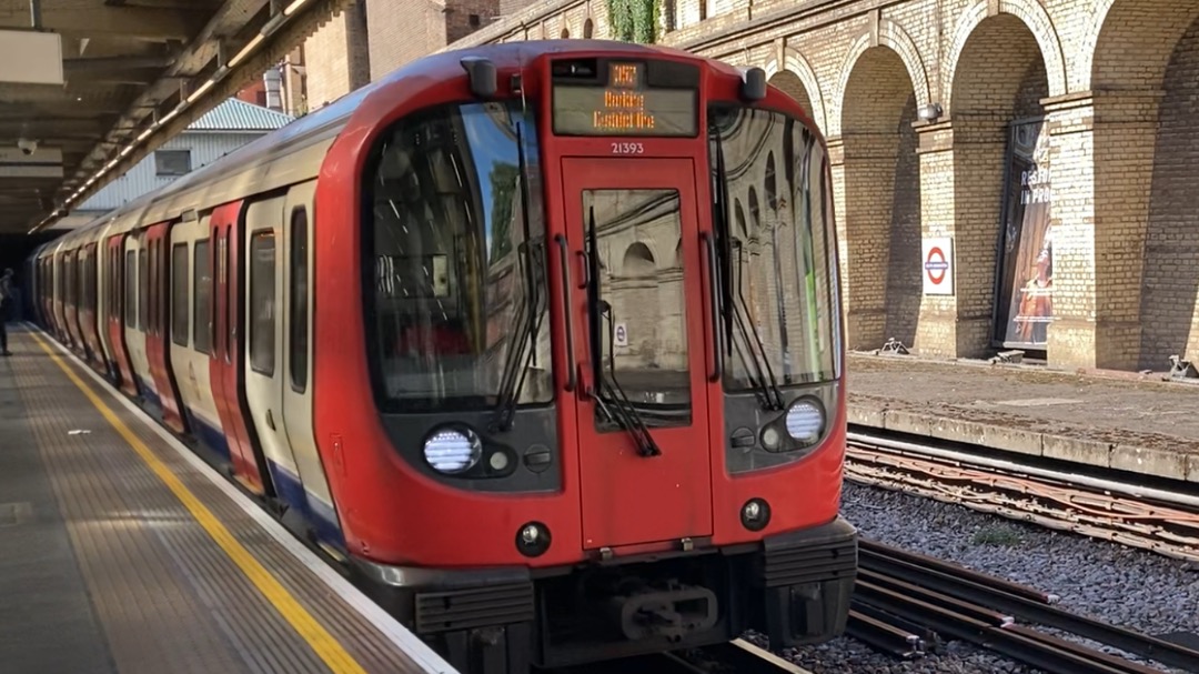 Theo555 on Train Siding: A very big surprise post here, I am in London again for 2 nights! Exactly 1 year after I last came here, so I travelled down here
onboard...