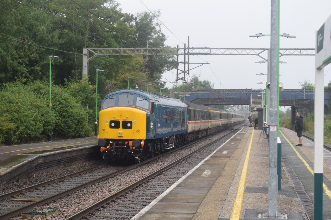 Hardley Distant on Train Siding: CURRENT: 50050 'Fearless' (Front - 1st Photo) and 45118 'The Royal Artilleryman' (Rear - 2nd Photo) speed
thrpugh Acton Bridge Station...