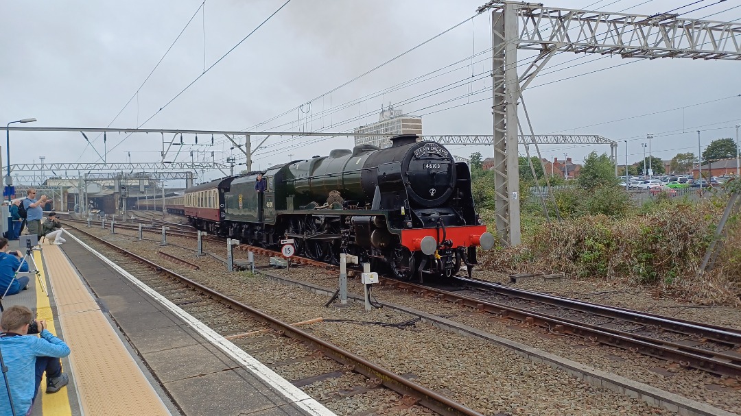 James Taylor on Train Siding: Royal Scot at crewe Station heading to Chester Station on the 8/8/24 https://youtube.com/@jamestaylortrains?si=zbDQPEeQwEGoSFsx