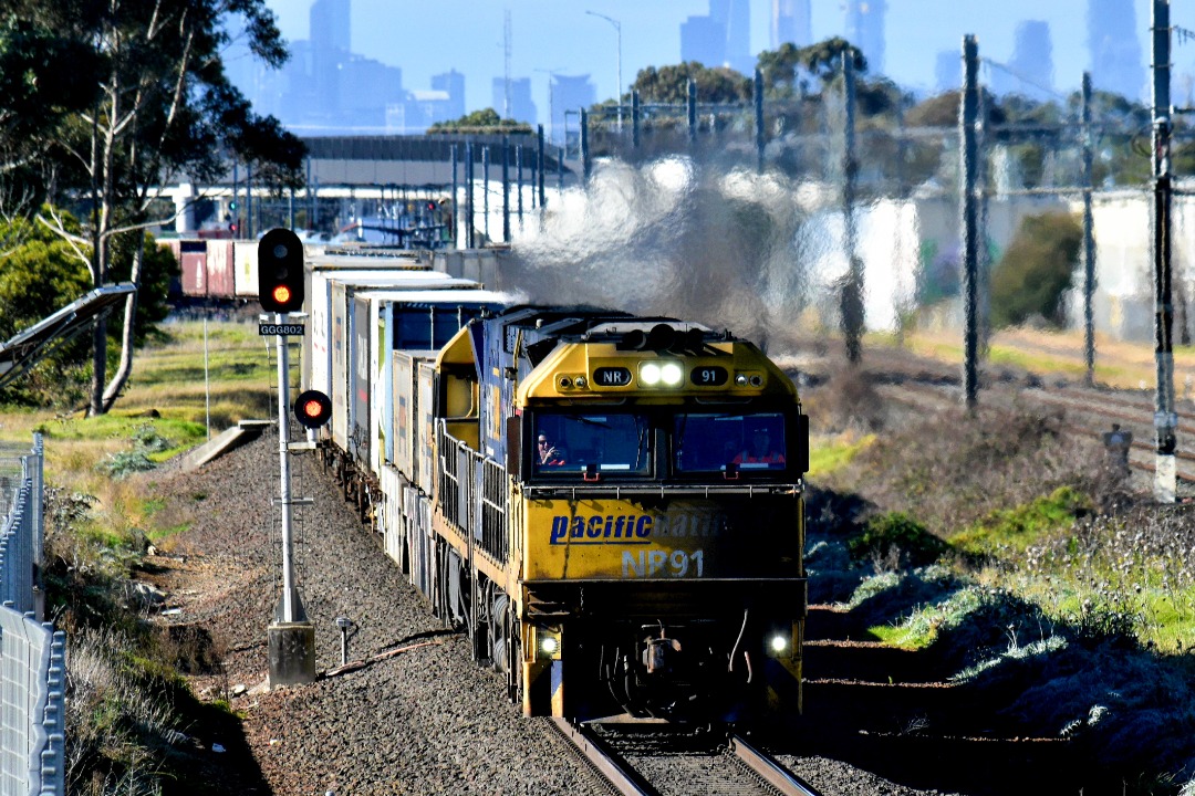 Shawn Stutsel on Train Siding: A filthy NR91 leads NR60 through Williams Landing with Pacific National's 6MP4, Intermodal Service bound for Perth, Western
Australia...