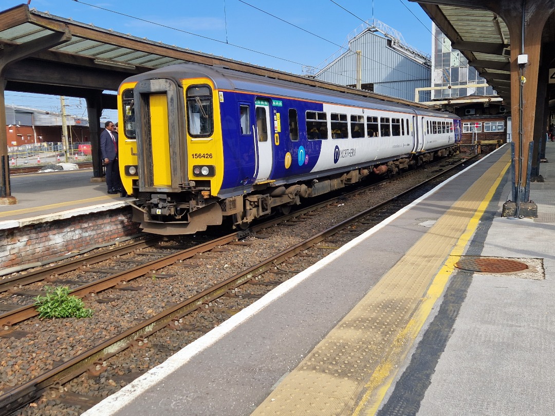 davidboyce178 on Train Siding: Northern Rail 156426 & 150119 At Preston Wednesday 26th April #TRAINSPOTTING #DIESELMULTIPLEUNIT #CLASS150 #CLASS156