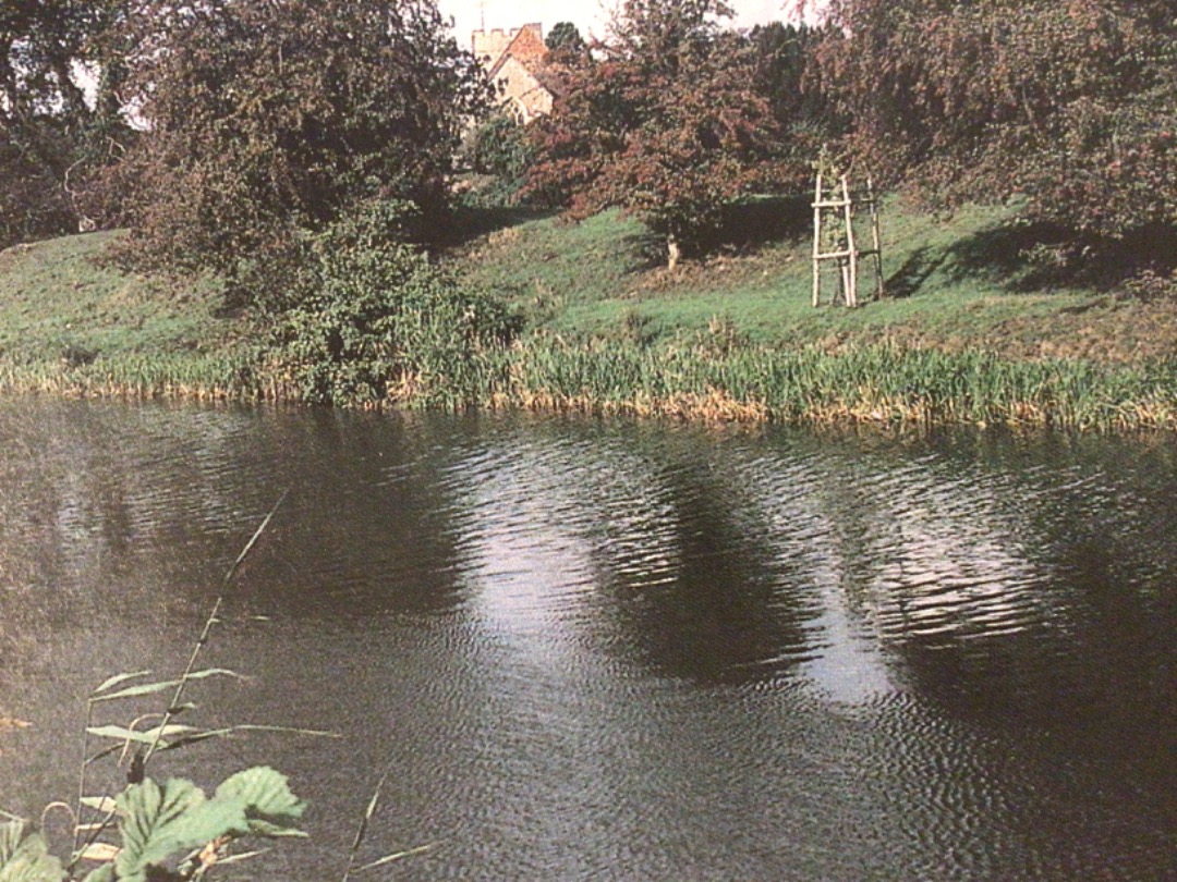 Alex Coomber on Train Siding: Visitors to the Romney, Hythe & Dymchurch May well want to take a scenic detour at Hythe along the Royal Military Canal which
was built...