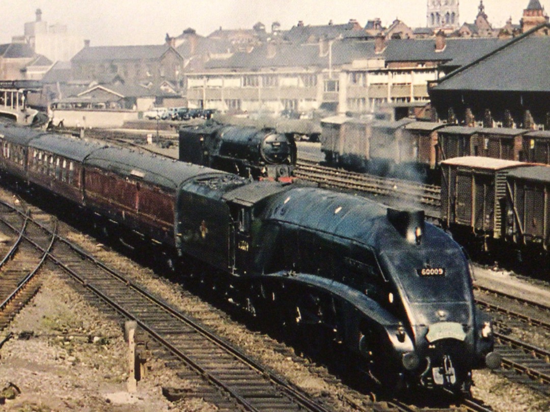 Alex Coomber on Train Siding: One of Edinburgh Haymarkets Class A4s No. 60009 Union of South Africa fitted with a corridor tender heads the up non stop The
Elizabethan...