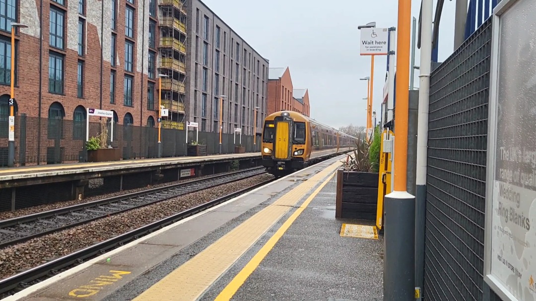 westmidlandstransport on Train Siding: Yesterday, I visited the least used station in the West Midlands [Bordesley], well kind of. Then, I saw 350409 at
Birmingham New...