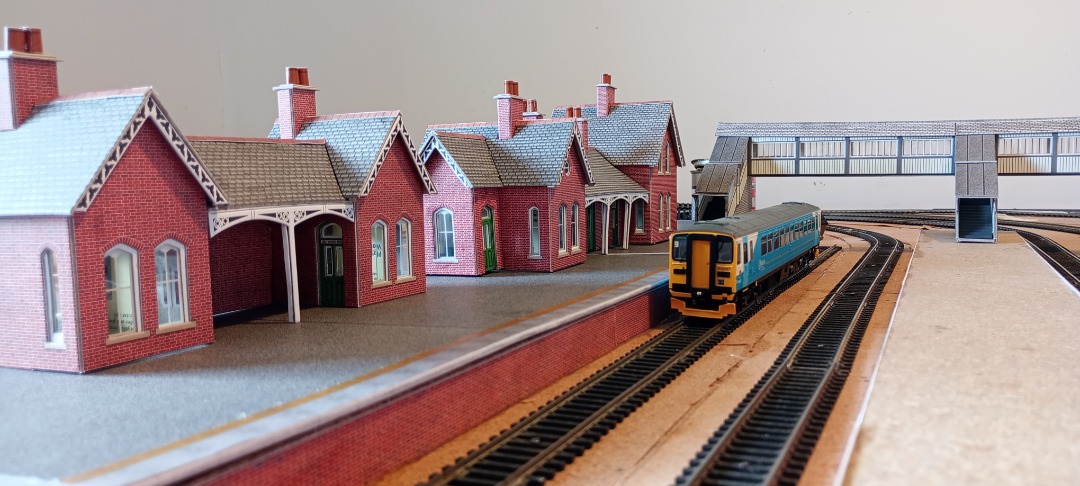 Tiddlyharn East Model Railway on Train Siding: Well as it's been nearly 8 months since any kind of update (because there hasn't been anything to
update!) I thought it...