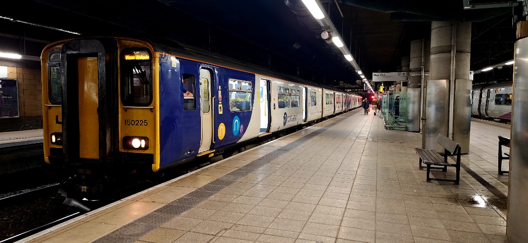 Guard_Amos on Train Siding: Todays night time helping comes from Liverpool, Blackburn and Manchester (13th December 2024)