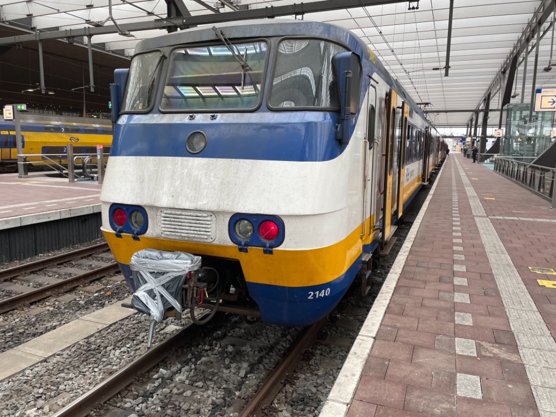 Arnout Uittenbroek on Train Siding: After 40 years of service the SGM emu's will retire on December 12. Also this one running with a mouth cap 😀