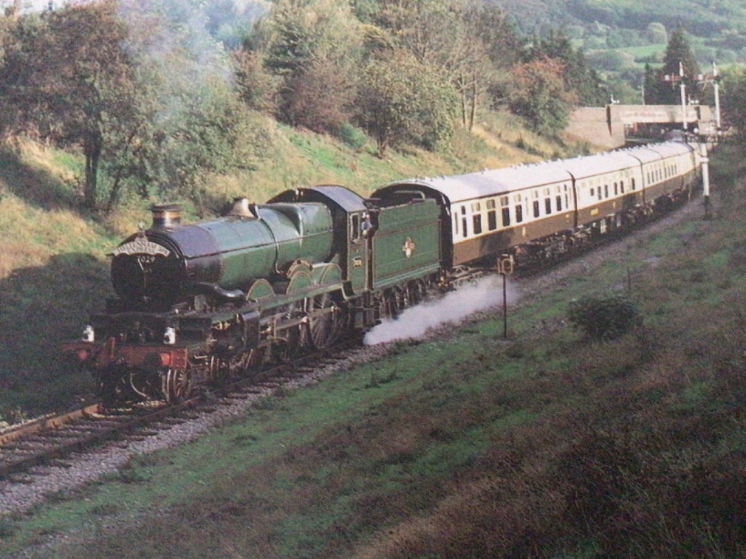 Alex Coomber on Train Siding: A British Railways built Castle Class 4-6-0 No. 7029 Clun Castle on loan from Birmingham Railway Museum heads west out of
Winchcombe...