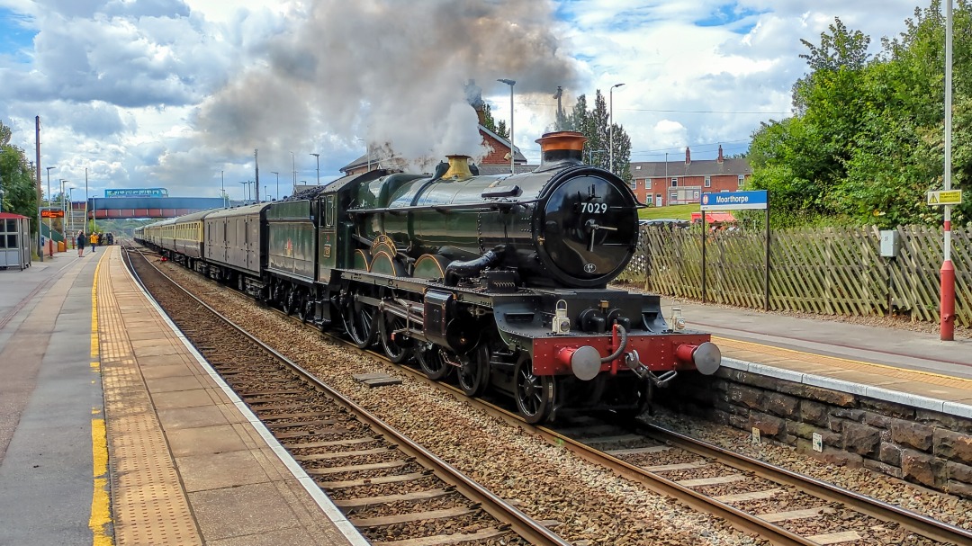 kieran harrod on Train Siding: GWR Club Castle 7029 steam loco around West Yorkshire yesterday at Moorthorpe + Church Fenton on a charter service from
Birmingham to...