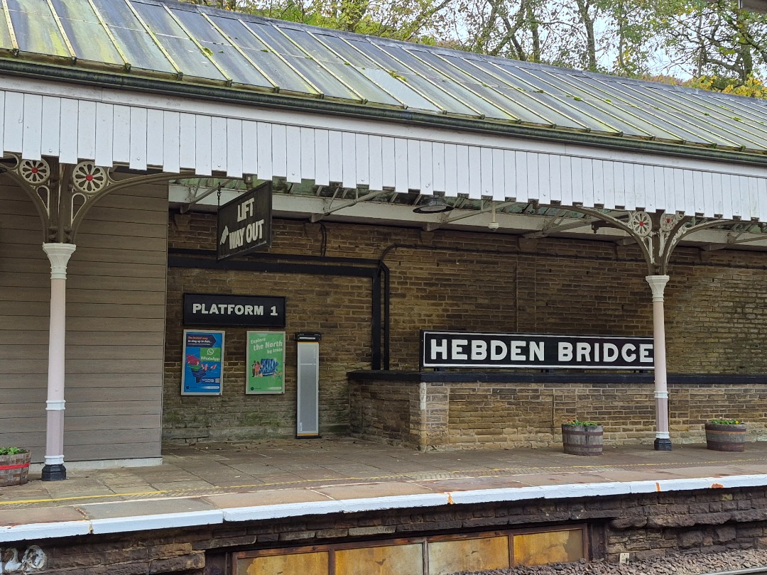 Meridian Railways on Train Siding: New territory for me today visiting the Heywood Model Railway Exhibition, in Rochdale and then Hebden Bridge Station