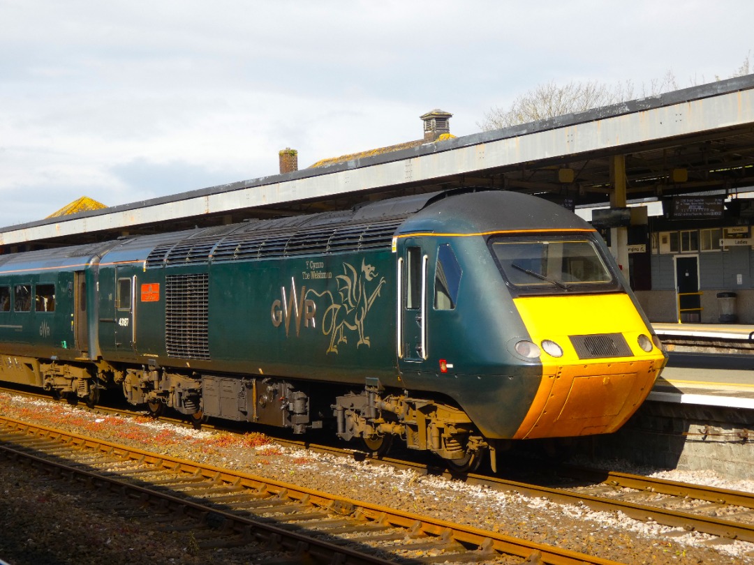 Jacobs Train Videos on Train Siding: #43187 is seen stood at the rear of a Great Western Railway service to Penzance at Plymouth