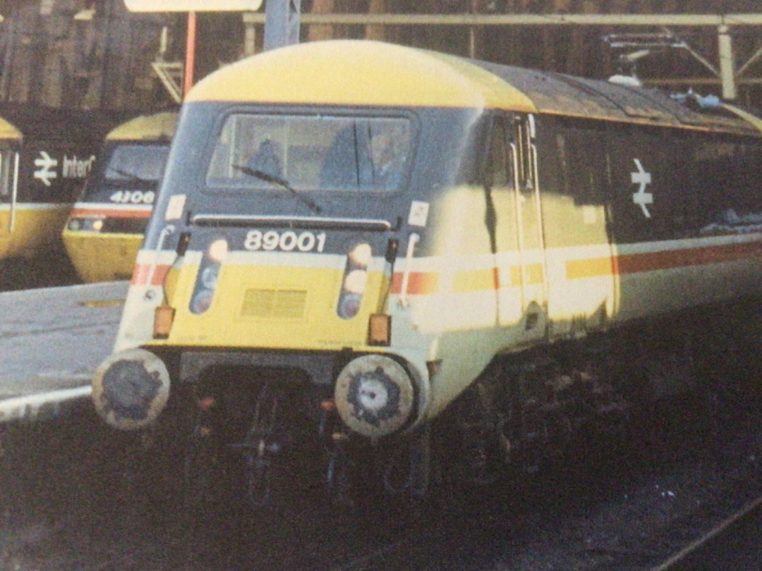 Alex Coomber on Train Siding: A Class 89. No. 89001 Avocet Co Co 6000 hp. No 89001 is seen sporting Intercity livery as it leaves London Kings Cross on the
17:36 PM to...