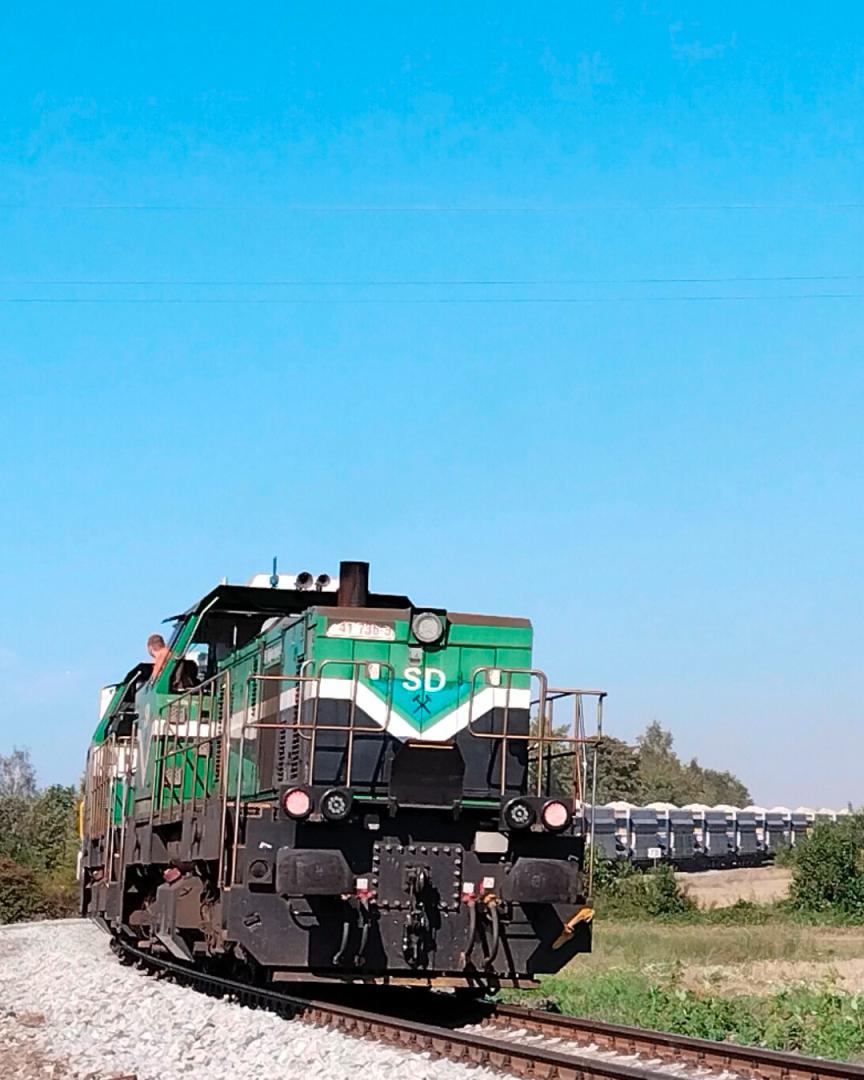 Davca ☑️ on Train Siding: Locomotives two bizons And two ", effishunter" operated by SD kolejová doprava from Lomy Mořina Cargo ride to
Tušimice in Rudná u Prahy