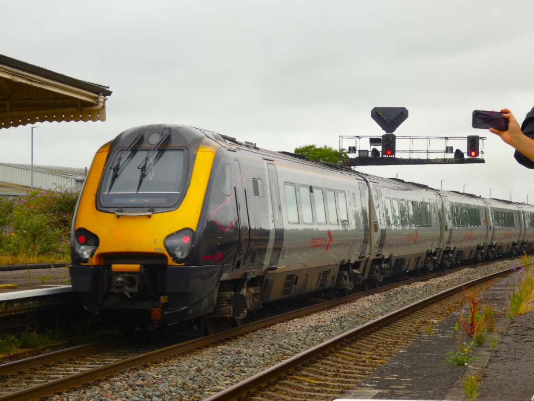 Jacobs Train Videos on Train Siding: #221116 is seen leaving Taunton station working a CrossCountry service from Leeds to Plymouth