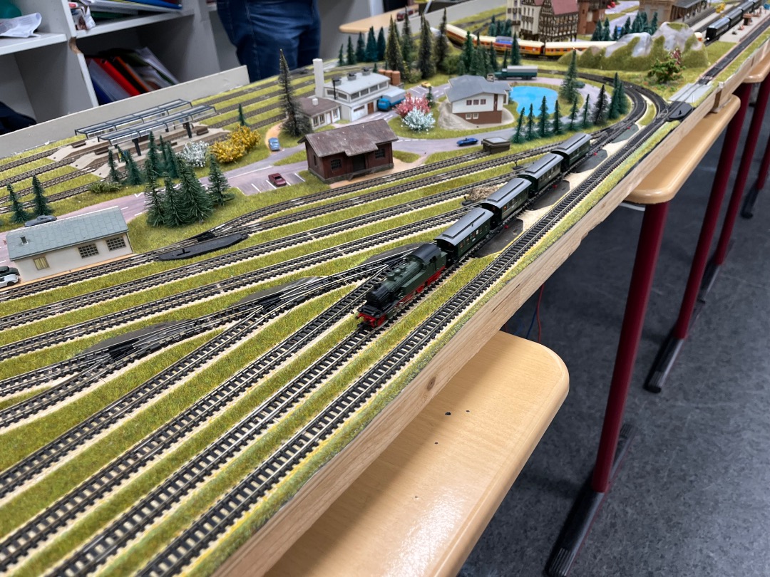 Train Siding in an online community for all railway enthusiasts, trainspotters and railway modellers from around the world.