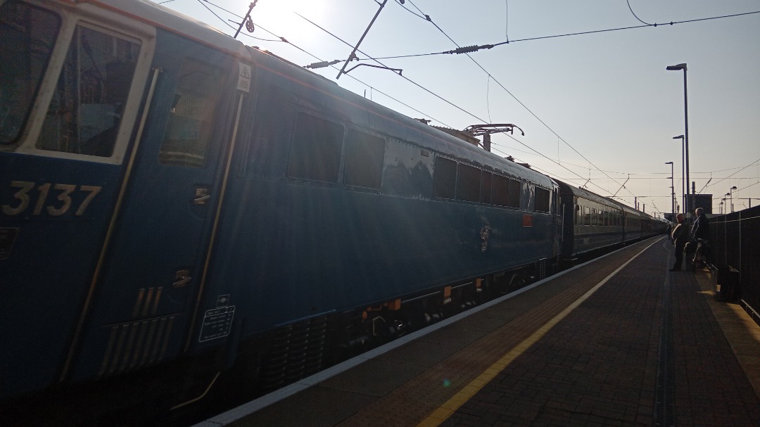 Manchester Trains on Train Siding: Back to WBQ today with 'Greyfriars Bobby' In Scotland rail livery, some freight and a West Coast Railways running
London to Carlisle.