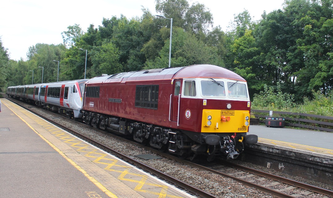 Jamie Armstrong on Train Siding: 69009 with 720137 in tow Working 5Q16 1010 Ilford E.M.U.D. to Derby Litchurch Lane. Seen passing Spondon Railway Station
(05/08/24)