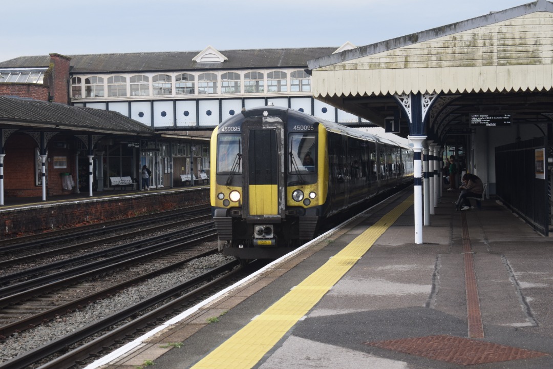 Hardley Distant on Train Siding: CURRENT: 450095 stands at Eastleigh Station today working the 2B28 08:02 Bournemouth to Winchester (South Western Railway)
service.