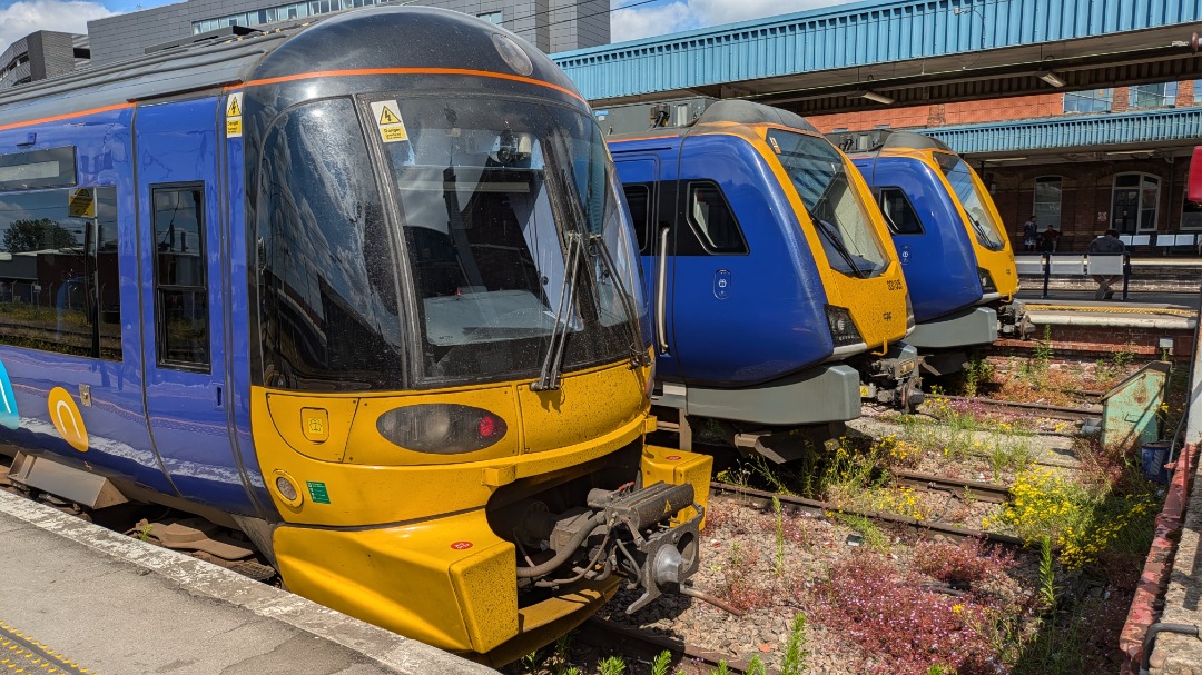 kieran harrod on Train Siding: Northern 333006 on test at Doncaster this afternoon. The class 333 fleet will replace the class 331 fleet of northern on the
Doncaster...