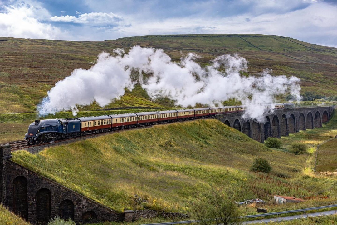 Inter City Railway Society on Train Siding: 60007 “Sir Nigel Gresley” at Dandy Mire with 1Z71 0727 Blackpool North to Carlisle "Settle &
Carlisle Fellsman". 28/08/24.