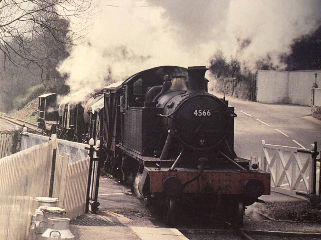 Alex Coomber on Train Siding: On loan from the Severn Valley Railway. A GWR small wheeled prairie No. 4566 passes the level crossing and signal box at Bronwydd
Arms...