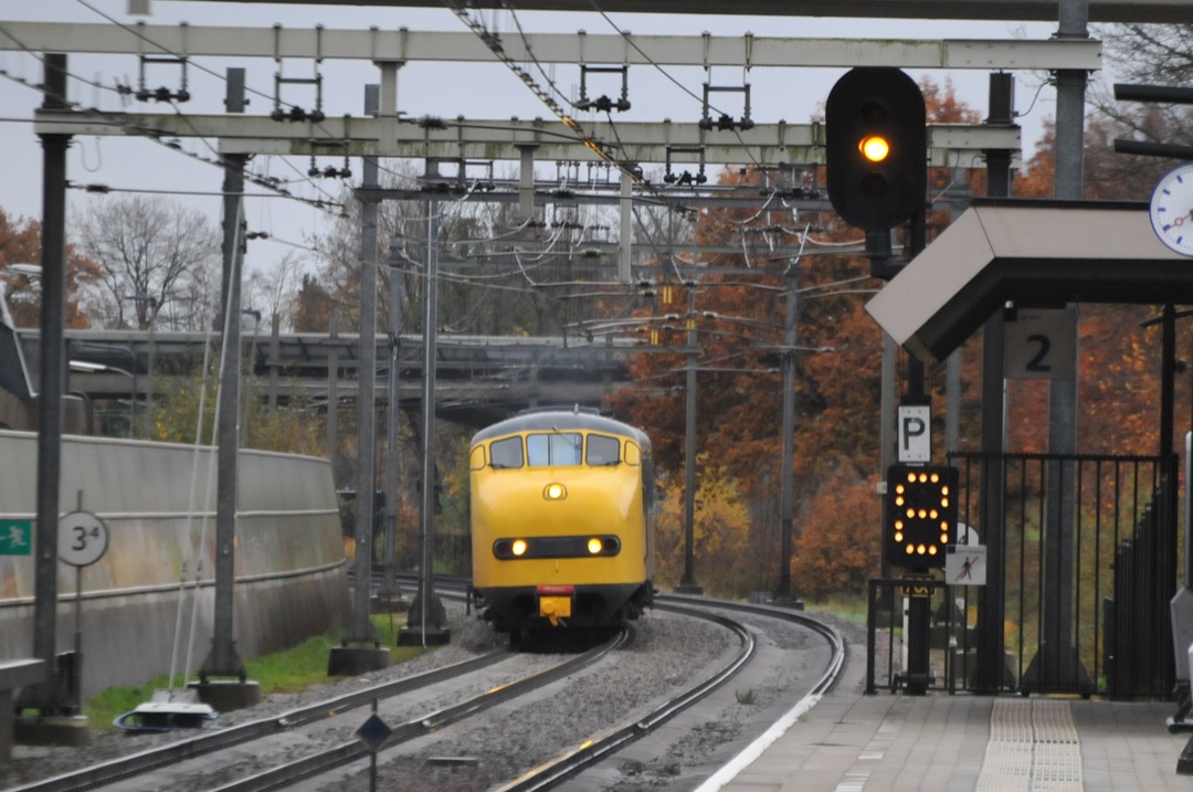 TrainspotterAlkmaar on Train Siding: Plan u 151 van Stichting Crew 2454 tijdens roestrijden op hsl zuid. 28 november 2021. Ik wachtte de plan u op bij
Prinsenbeek.