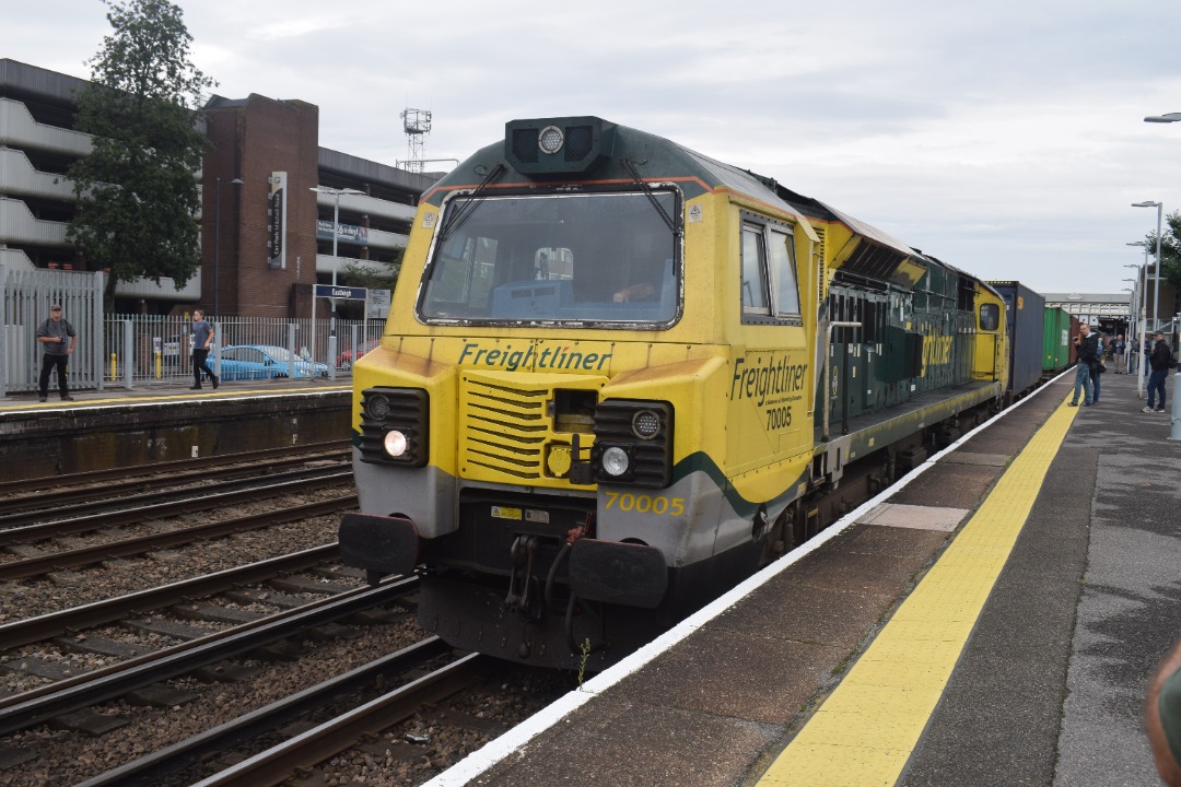 Hardley Distant on Train Siding: CURRENT: 70005 passes through Eastleigh Station today with the 4O27 06:49 Crewe Basford Hall Yard to Southampton Marine
Container...