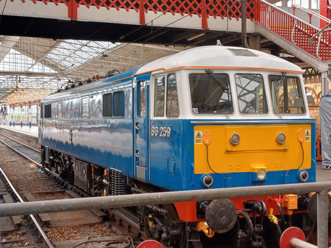 James Taylor on Train Siding: Class 86 259 les Ross/peter Pan at Crewe Station Go to Channel for more at James's train's 4472