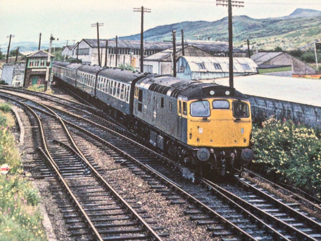 Alex Coomber on Train Siding: A Class 27. 27043 passes Mallaig Junction with the 08:38 AM from Glasgow Queen Street to Mallaig on 19th July 1977.