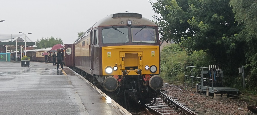 TrainGuy2008 🏴󠁧󠁢󠁷󠁬󠁳󠁿 on Train Siding: Today, I had The Northern Belle come to Llandudno Junction on a railtour from Hull, with 57314
'Conwy...