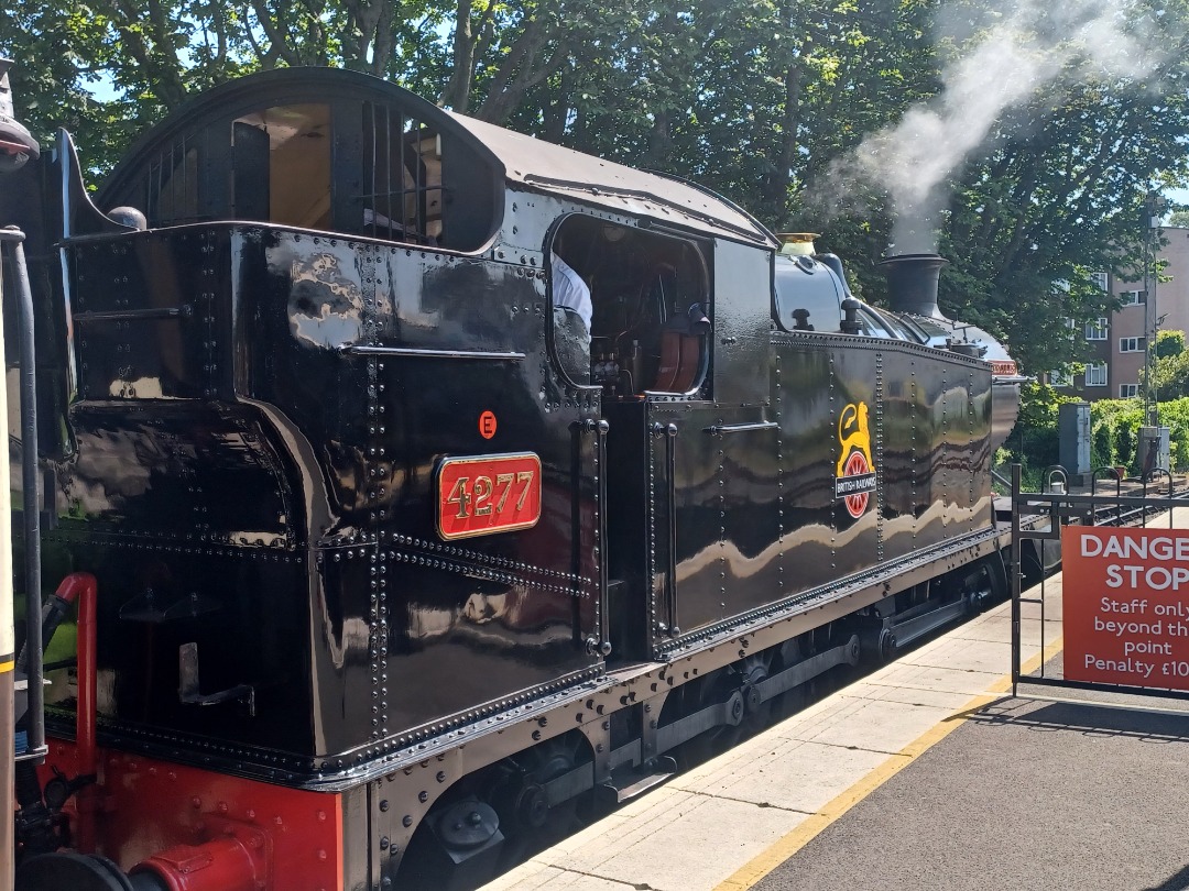 Trainnut on Train Siding: #photo #train #diesel #steam #station #railtour Retro Devon Belle with Retro railtours and 50008