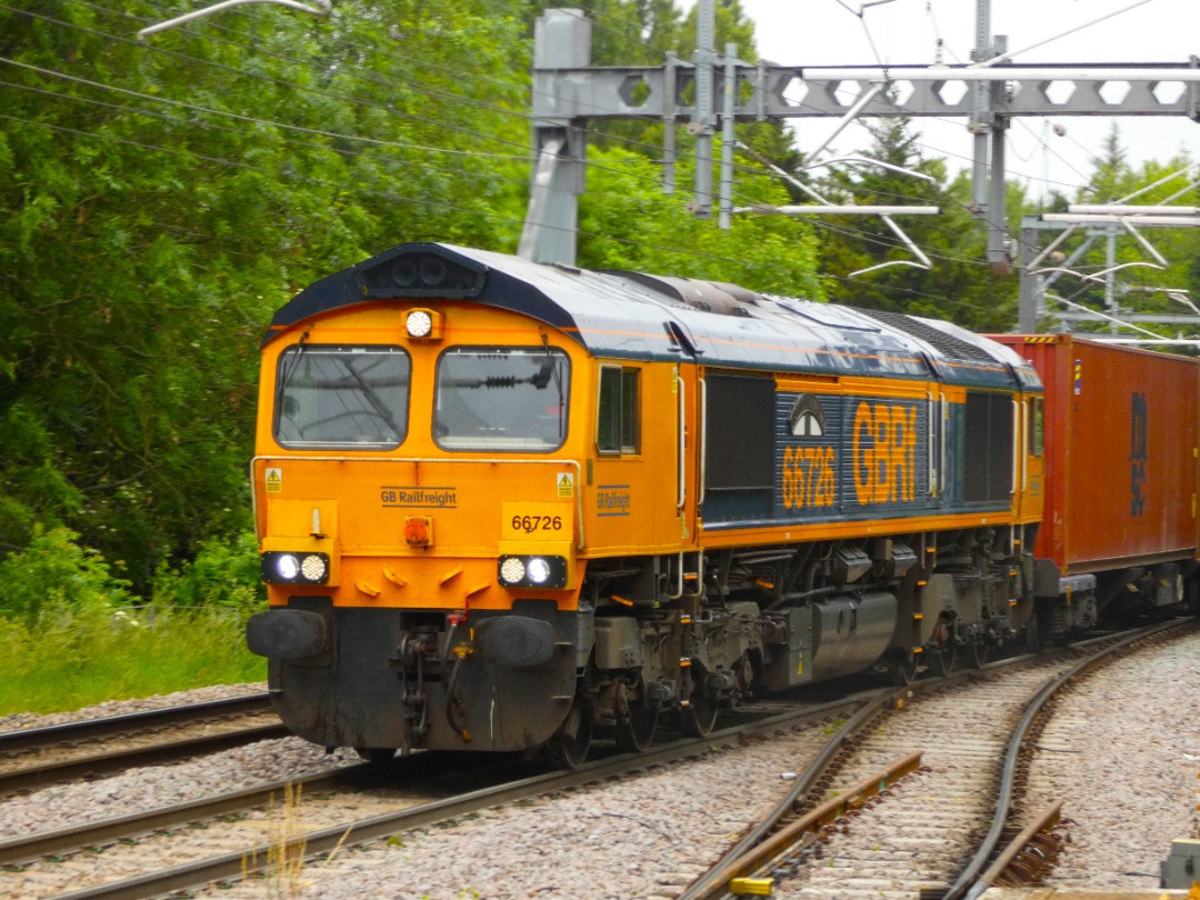 Jacobs Train Videos on Train Siding: #66726 is seen passing through Gospel Oak station today working an intermodal service from London Gateway to Hams Hall