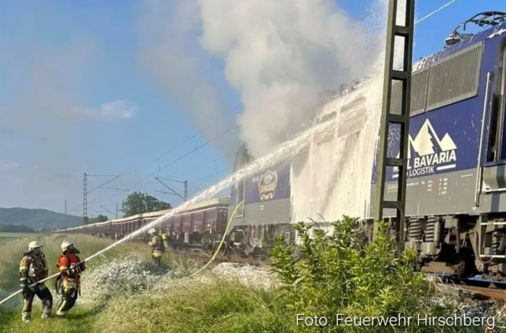 RailSideTM on Train Siding: Hello Watching here is a burning DB BR111. A rare old electric locomotive! The fire was a challenge for the fire brigade because it
has...