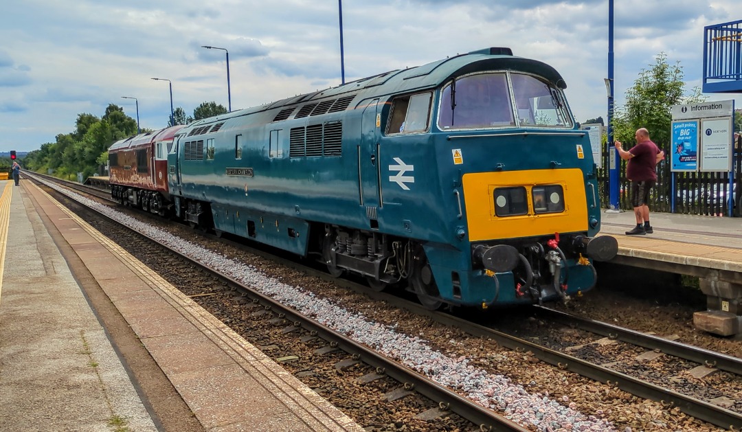 kieran harrod on Train Siding: D1015 Western champion and 69009 Western Consort making there way to Keighley for the diesel gala from Leicester LIP this
afternoon...