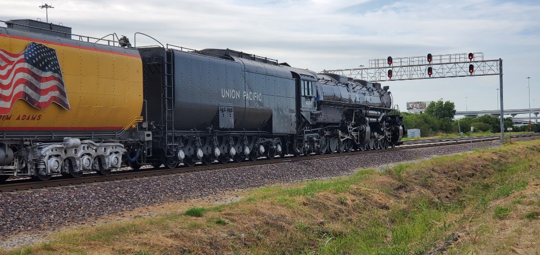 M. on Train Siding: Still trying to wrap my head around the fact that this legend actually visited where I live, and that I got to see him up close and
personal. U.P....