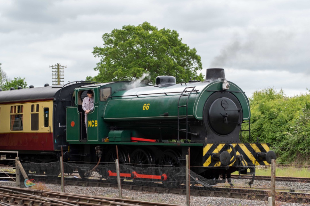 steve cook on Train Siding: Hunslet Austerity 0-6-0ST No.3890 NCB 66 at Buckinghamshire Railway Centre in full steam....