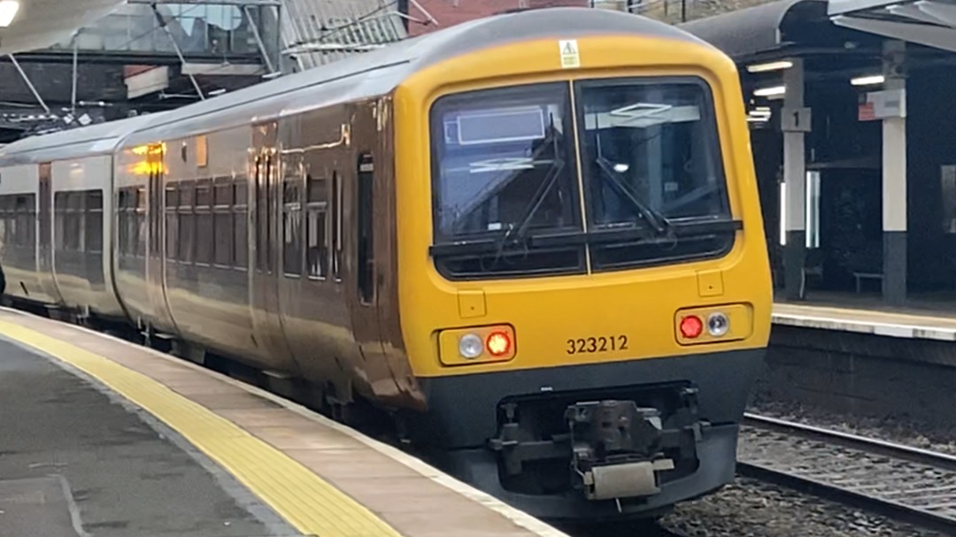 Theo555 on Train Siding: Today I went on another West Midlands Daytripper with @George and we went to various stations around the West Midlands including
Birmingham...