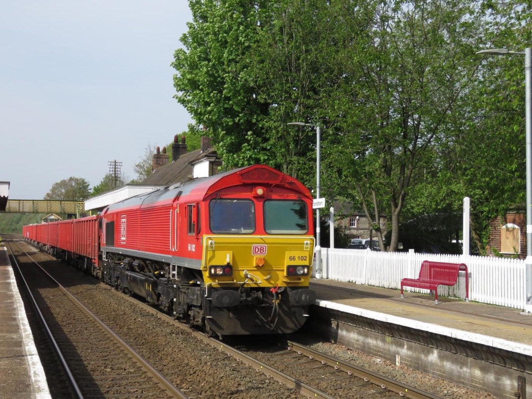 Inter City Railway Society on Train Siding: 66102 passes through Wymondham with the 6L90 05.20 Toton Up Sidings - Norwich Goods Yard