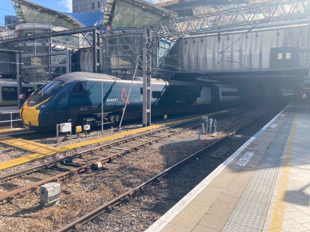 Theo555 on Train Siding: Some more New Street pics, did some more spotting there yesterday before heading down to Redditch onboard a Class 730