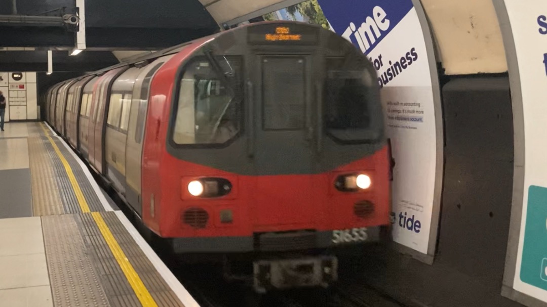 Theo555 on Train Siding: 2nd post of 3 for this London trip, final one coming tomorrow..... anyway, in this leg of the trip I went on a Southeastern Class 465
for the...